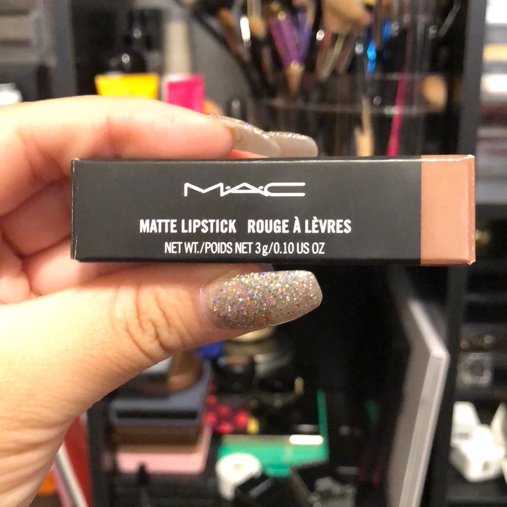 Mac lipstick the nudes
